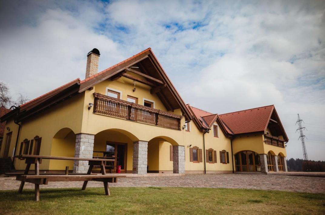 Penzion Na Bouci Chotěboř Exteriör bild